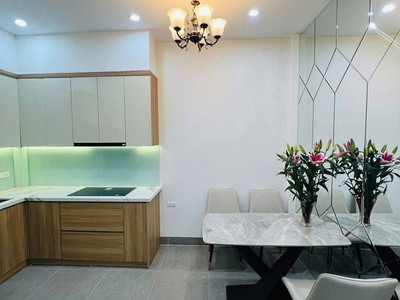 Bán nhà nguyễn khang cầu giấy ngõ nông gần phố vị trí siêu đẹp 40m 5 tầng 13,7 tỷ 2