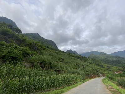 Bán đất mặt đường hà giang - gần các điểm checkin  kinh doanh tốt giá hời 0