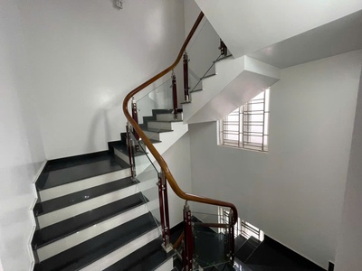 Cho thuê nhà mặt phố Văn Cao, 4 ngủ khép kín, DT: 70m2. 7