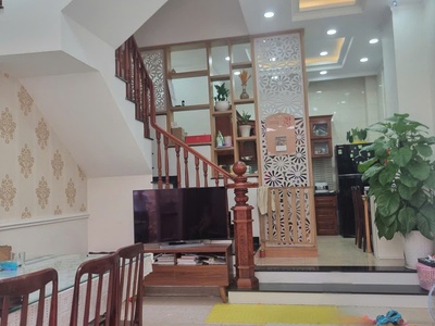 Hẻm ô tô - khu cao tầng - nhà5tầng - lê quang định - 45m2 - 5pn - sổ đẹp vuông - 8.8 tỷ tl 0