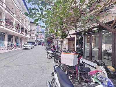 Bán tập thể tầng 1 mai dịch cầu giấy dt 48/60m giá 5,5 tỷ-ô tô tránh đỗ cửa,cách phố 20m 0