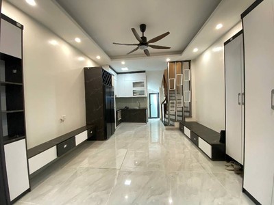 Đại La Lô Góc- 4 tầng Full Nội Thất-Kinh Doanh-Tiện Ích Ngập Tràn-40m2- 8.3 tỷ 2