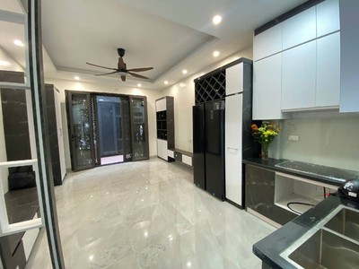 Đại La Lô Góc- 4 tầng Full Nội Thất-Kinh Doanh-Tiện Ích Ngập Tràn-40m2- 8.3 tỷ 1