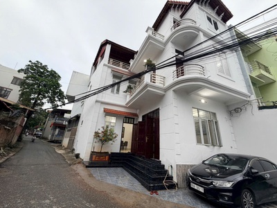 Bán nhà 3 tầng tại Liên bảo, Vĩnh Yên, Vĩnh Phúc. DT 80m2 giá chỉ 3.95 tỷ Hướng TB 4