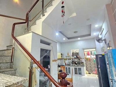 Nhà đẹp 1 trệt 2 lầu st đường 4,5m kế bên công viên phần mềm quang trung q12 2