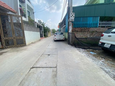 76m mt 5m tổ 10 quang minh.1,6 tỷ trả trước sở hữu ngay.sổ sẵn cất két.lh cc 0