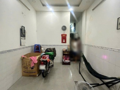 Nhà cách mặt tiền 3 căn 2 lầu st lộ giới ít dương bá trạc p1q8 1