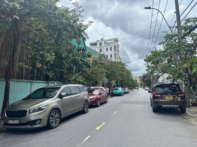 Nhà hxh nguyễn văn dung 80m  5 tầng   hx tải thông   giá 8tỷ9  tl 0