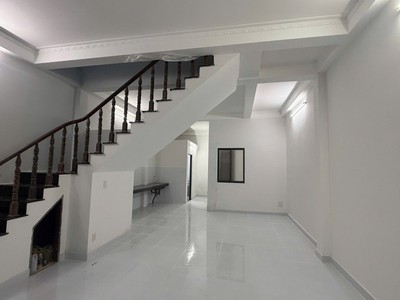 Bán nhà đường man thiện, hiệp phú, q9, tp hcm. dt 93m2, 2 tầng, 4pn. sổ hồng chính chủ. giá 9.1 tỷ. 1