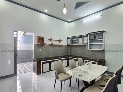 Chính chủ bán nhà cấp 4 - Dt 5x20m - Gần chợ đầu mối bình điền bình chánh 6