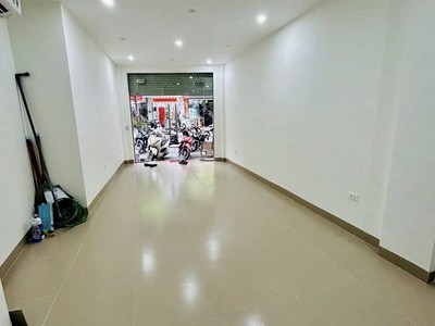 Giá tốtmặt phố trương công giai 40m 6t thang máy, kd khủng, 20 tỷ 1