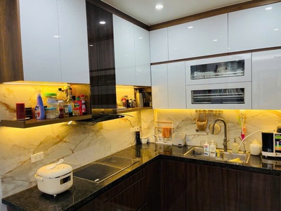 Bán nhà lạc long quân, 40m, 5 tầng,xây chắc chắn oto 7 chỗ ngủ trong nhà 1