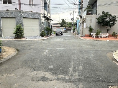 Nhà 4 tầng  4pn. oto ngủ trong nhà . hẻm oto tránh 1