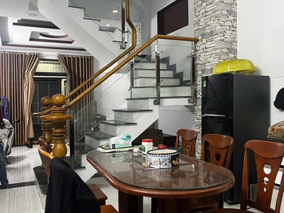 Nhà 4 tầng  4pn. oto ngủ trong nhà . hẻm oto tránh 2