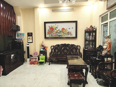 Bán nhà mặt phố trần hưng đạo, 50m2, 5 tầng, mặt tiền 5m, 50 tỷ, vỉa hè rộng, dòng tiền 60tr/tháng 0