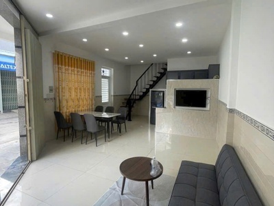 Hạ giá bán nhanh 5tỷ350 triệu.v dt đất: 42m ngang 4m dt sàn sử dụng: 97m chỉ 5tỷ 350 1