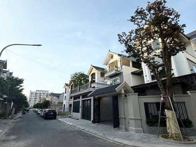 Bán nhà xây thô 136m2 căn góc 3 mặt tiền dự án yên hoà, quán bàu, tp vinh 3