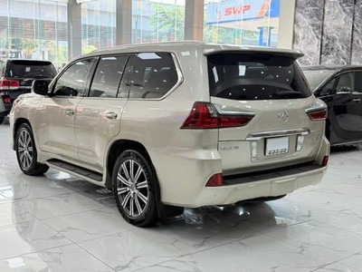 Bán Lexus LX570 sản xuất 2016, màu vàng cát cực đẹp. 3
