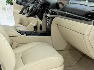 Bán Lexus LX570 sản xuất 2016, màu vàng cát cực đẹp. 8