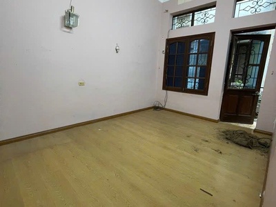 Bán 46m giáp bát tặng nhà phân lô ô tô tránh vào nhà hoàng mai 2