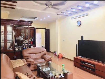 Bán nhà phố Lê Lợi Hà Đông, ngõ thoáng sạch sẽ, ô tô đỗ cửa, 2 phút ra chợ Hà Đông, 50m2, hơn 13 tỷ 1