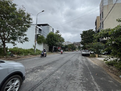 Bán nhanh lô đất gần cổng chính đh fpt - đường 7.5m - 153m chỉ nhỉnh 5 tỷ 2