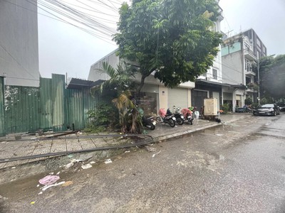 Chính chủ bán đất đấu giá, thoáng vĩnh viễn nhìn công viên - khu dân trí cao, gần trục đường lớn 32 0