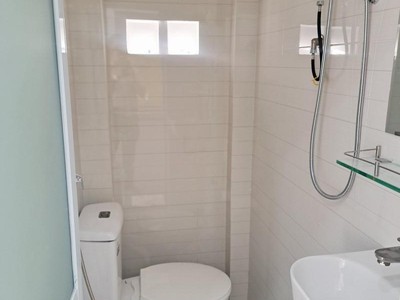 Sốc  nhà hẻm đỗ nhuận tân phú 3 tầng 2pn sổ hồng chỉ 2 tỷ. gọi ngay 2