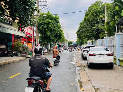 Bán nhà mặt tiền 5 tầng 9,32x23m giá 26,5 tỷ đường chung thị minh 1