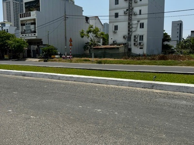 Chính chủ, đất nam hoà xuân, sát lô góc giao nhau 2 đường 10,5m lề 5m, nối sang đảo kim cương. 2