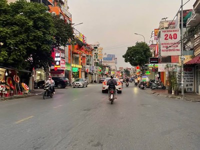 Khách sạn 7 tầng mặt phố ngô gia tự - hđ thuê dài hạn gần 400 triệu/năm, 15 phòng , chỉ 14.5 tỷ 2