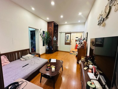 Bán căn tập thể tây sơn 42/56m2. tầng 5. giá 4.35 tỷ đống đa hà 1