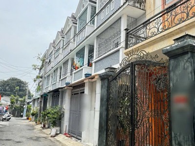 Bán nhà 3 tầng hiệp phú 51m    4pn, hẻm xe hơi, gần vincom lê văn việt chỉ 5.95 tỷ 4