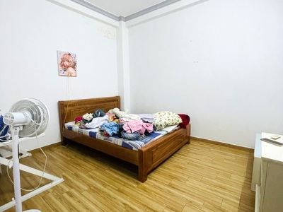 Nhà đẹp 3 tầng 64m  ngang 8m   3pn sát kdc hồng long, ql13 chỉ giá 5.4 tỷ 2