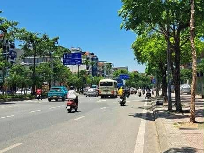 Nhà mặt phố ngô gia tự, 1 mặt ngõ ôtô, vỉa hè rộng, cách nguyễn văn cừ-ngô gia tự 100m 1