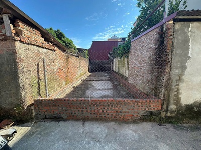 Siêu phâm đức thượng .hoài đức .hà nội 42m ngỗ nông gần đường ô tô tránh. gần chợ.hồ điều 0