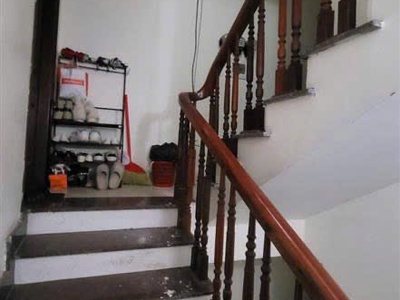 Bán nhà lạc long quân, 40m, 6 tầng, phân lô xây chắc chắn 9 ngủ, đường trước nhà 6m 4