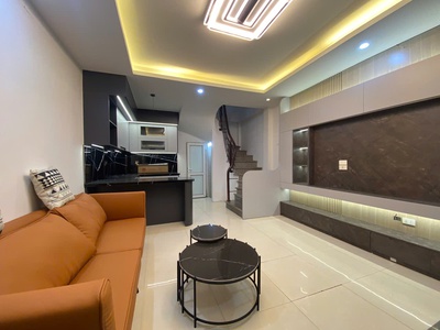 Bán nhà ngọc thụy long biên - ô tô qua cổng, ngõ thông tứ tung 0