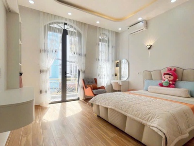 Nhà đẹp - dương cát lợi   tt nhà bè - full nội thất   sát quận 7   phú mỹ hưng - giá 7 xx tỷ 2