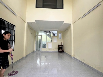 Cho thuê nhà xưởng thạnh xuân , quận 12    diện tích 500 m , đường xe công   có điện 3 pha 1