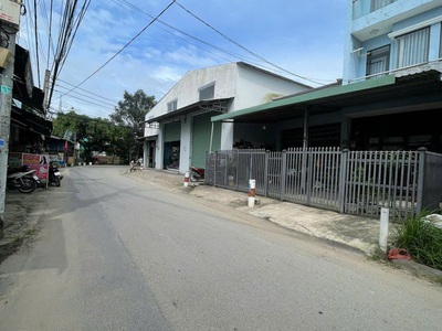 Đất vị trí đẹp- giá tốt cần bán nhanh lô đất tiềm năng tại xã lê minh xuân, huyện bình chánh tphcm 0