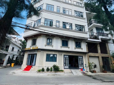 CHDV 12X15M góc 2mt wie sông công viên Tân Quy đông Q7. 1 trệt 4 lầu áp mái 33p TN 250tr 0