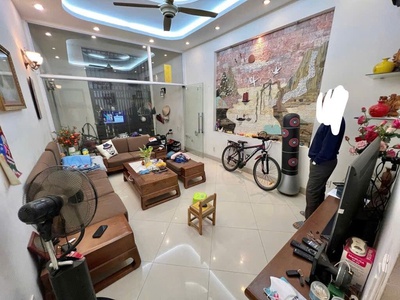 Nhà HOÀNG HOA THÁM   60m  x 3 tầng   THOÁNG SÁNG TRƯỚC SAU   gần ô tô 0