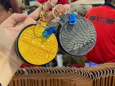 Xưởng sản xuất đồ da thật chuyên dòng phụ kiện nam sẵn kho 1