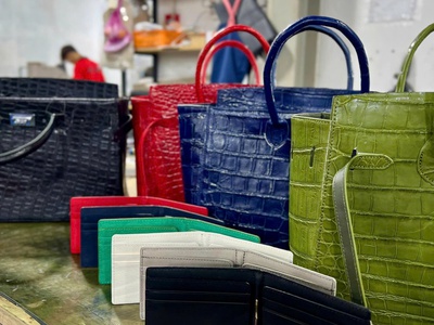 Xưởng sản xuất đồ da thật chuyên dòng phụ kiện nam sẵn kho 5