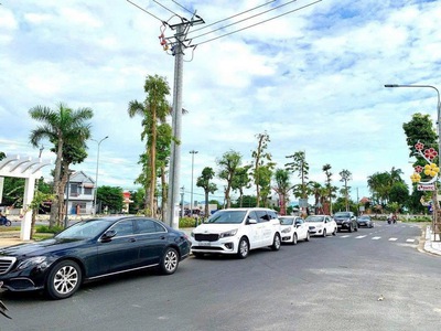 20 lô đất mặt tiền đường 10.5m, gần Vinpearl Nam Hội An, dt từ 200m2 full thổ cư 1