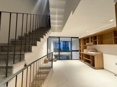 Bánnhà vip p5 gòvấp gần emart 6tầng full nt, 7.9tỷ tl, thang máy 1