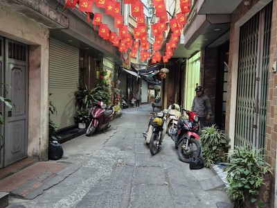 Bán nhà đại la thang máy gần phố 0