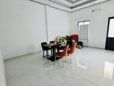 Ngay nguyễn sơn hxh thông nhà đẹp 2 tầng 62m ngang 5 chỉ 6 tỷ tl 3