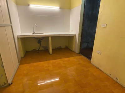 Chính chủ cho thuê nhà 2 tầng phố lý sơn, long biên 2